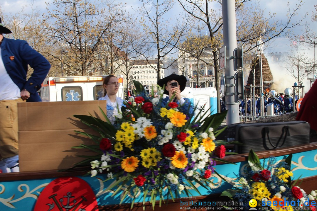 Sechselaeuten Umzug der Zuenfte: Zuerich, 17.04.2023