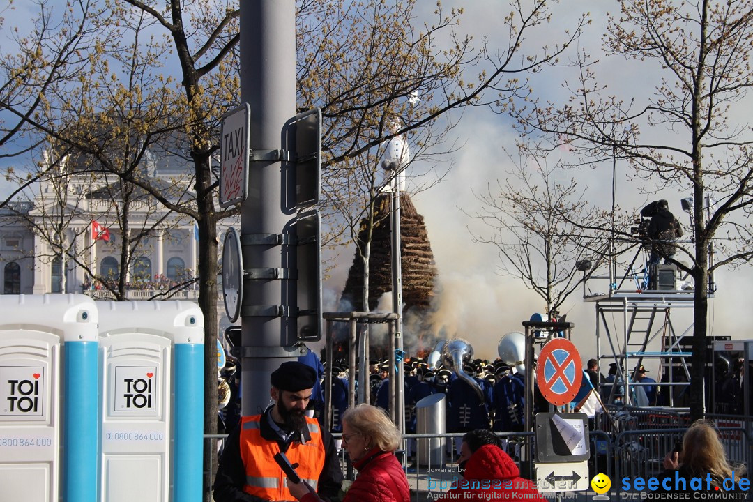 Sechselaeuten Umzug der Zuenfte: Zuerich, 17.04.2023