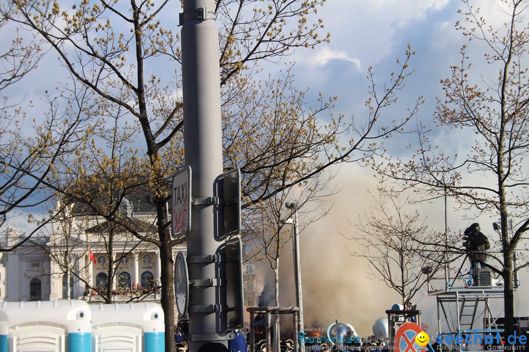 Sechselaeuten Umzug der Zuenfte: Zuerich, 17.04.2023