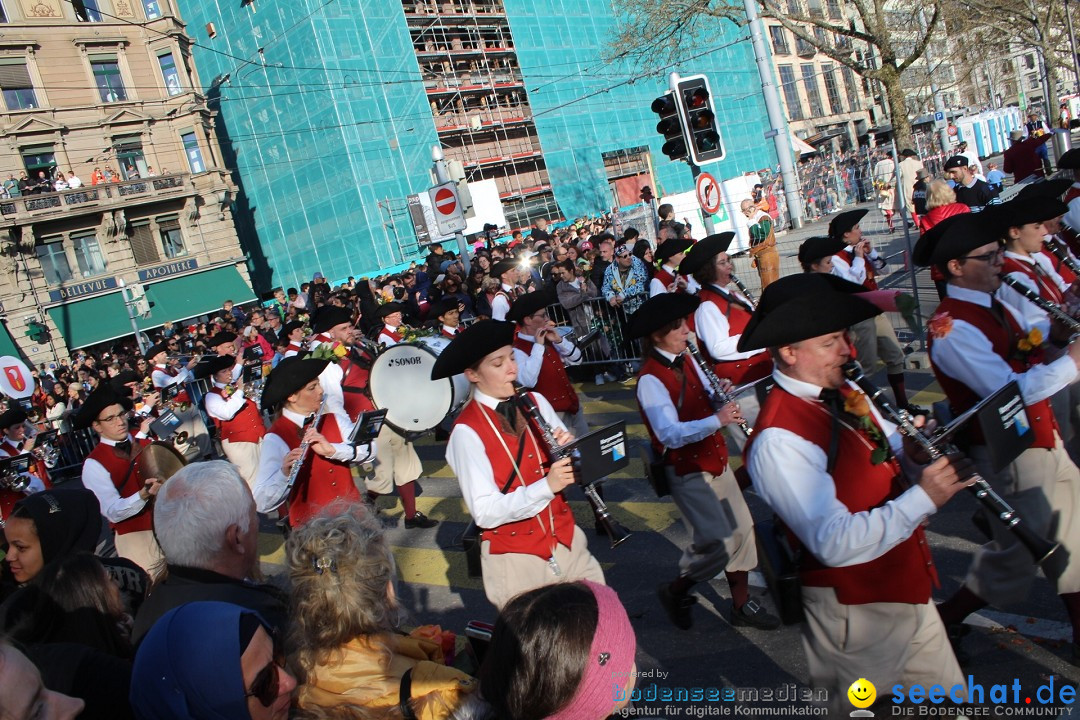 Sechselaeuten Umzug der Zuenfte: Zuerich, 17.04.2023