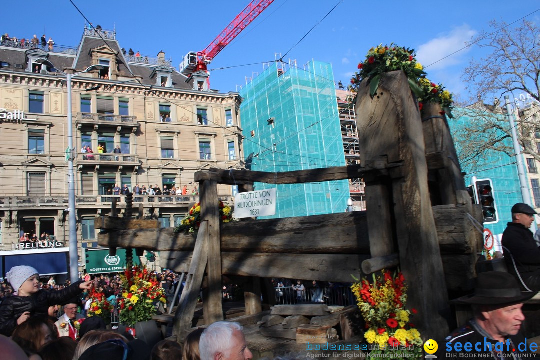 Sechselaeuten Umzug der Zuenfte: Zuerich, 17.04.2023