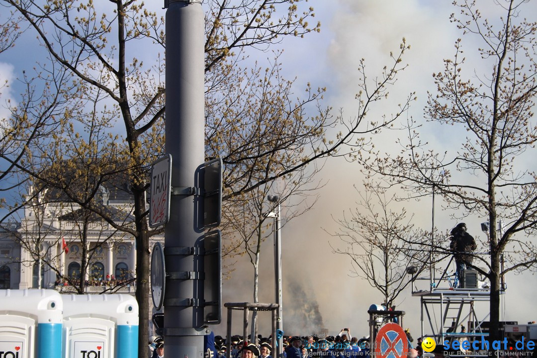 Sechselaeuten Umzug der Zuenfte: Zuerich, 17.04.2023