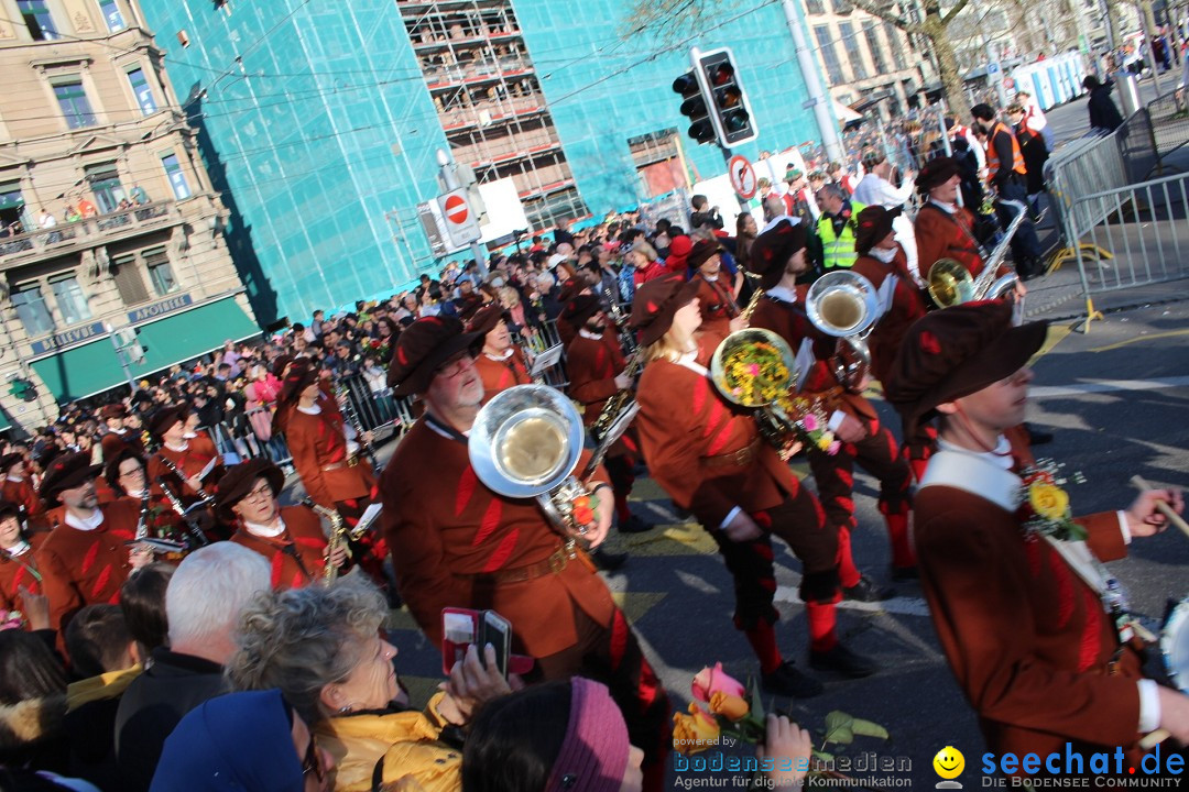 Sechselaeuten Umzug der Zuenfte: Zuerich, 17.04.2023