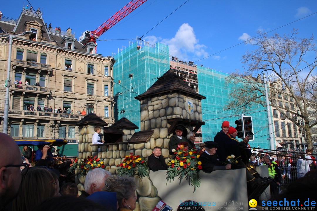 Sechselaeuten Umzug der Zuenfte: Zuerich, 17.04.2023