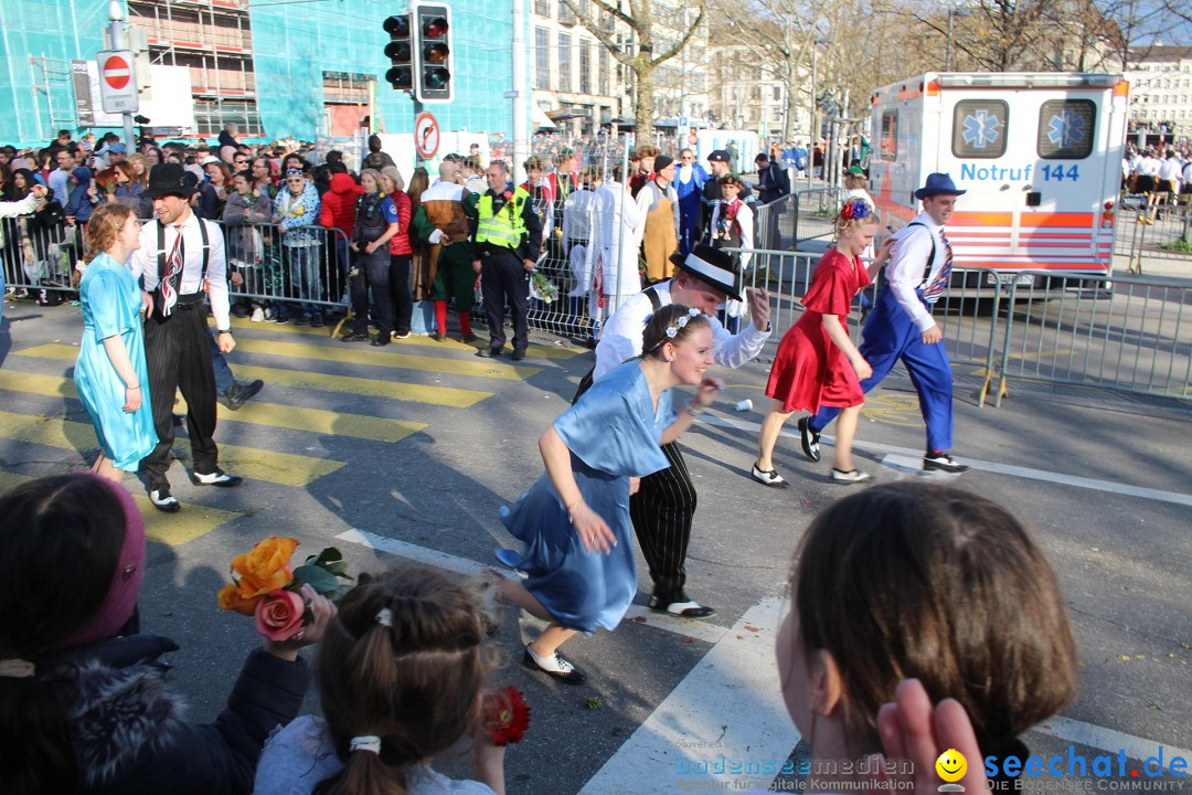 Sechselaeuten Umzug der Zuenfte: Zuerich, 17.04.2023