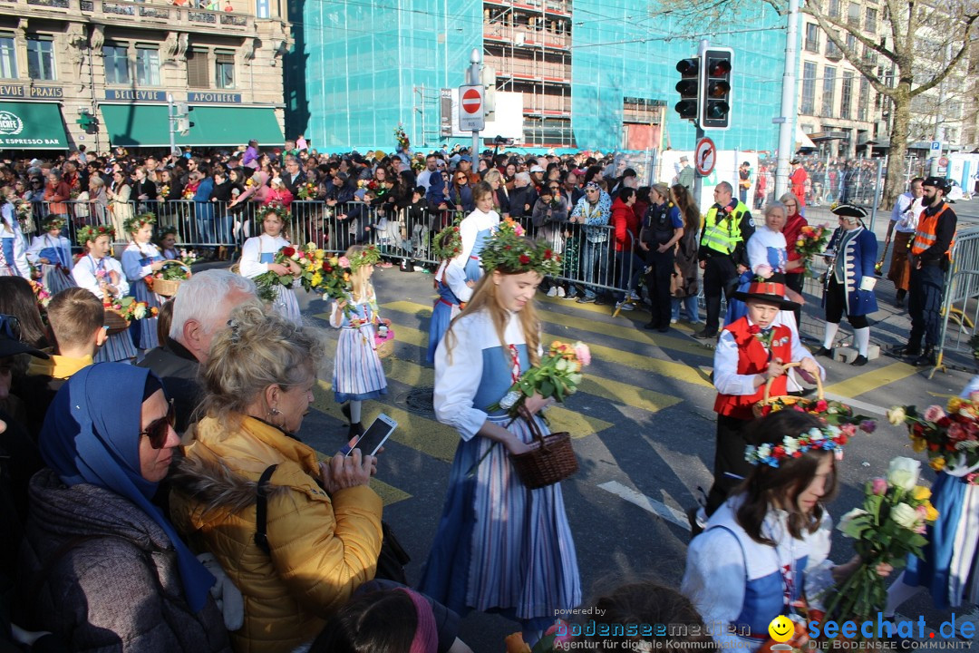 Sechselaeuten Umzug der Zuenfte: Zuerich, 17.04.2023