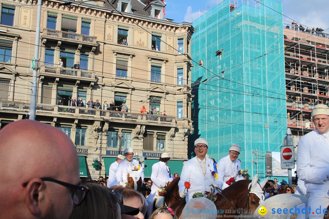 Sechselaeuten Umzug der Zuenfte: Zuerich, 17.04.2023