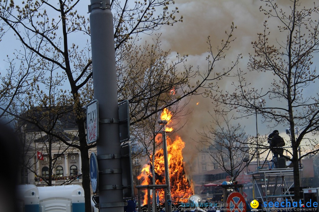 Sechselaeuten Umzug der Zuenfte: Zuerich, 17.04.2023