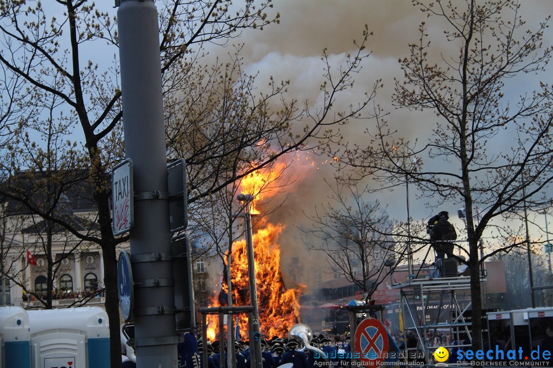 Sechselaeuten Umzug der Zuenfte: Zuerich, 17.04.2023