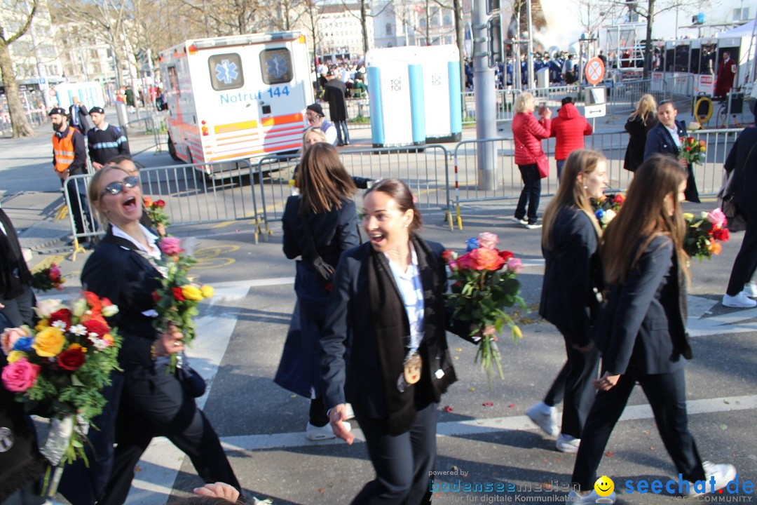 Sechselaeuten Umzug der Zuenfte: Zuerich, 17.04.2023