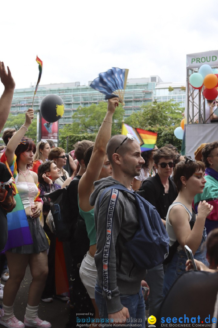 ZURICH PRIDE FESTIVAL: Zuerich - Schweiz, 15.06.2024