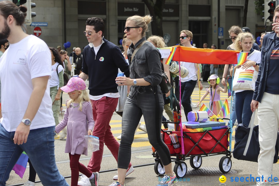 ZURICH PRIDE FESTIVAL: Zuerich - Schweiz, 15.06.2024