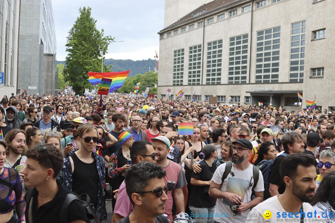 ZURICH PRIDE FESTIVAL: Zuerich - Schweiz, 15.06.2024