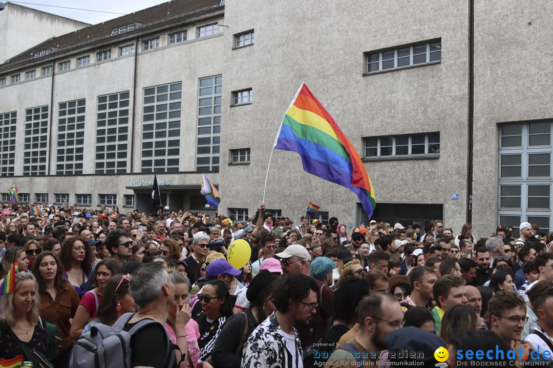 ZURICH PRIDE FESTIVAL: Zuerich - Schweiz, 15.06.2024