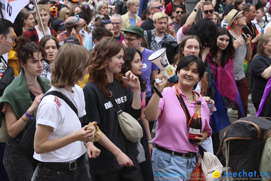 ZURICH PRIDE FESTIVAL: Zuerich - Schweiz, 15.06.2024