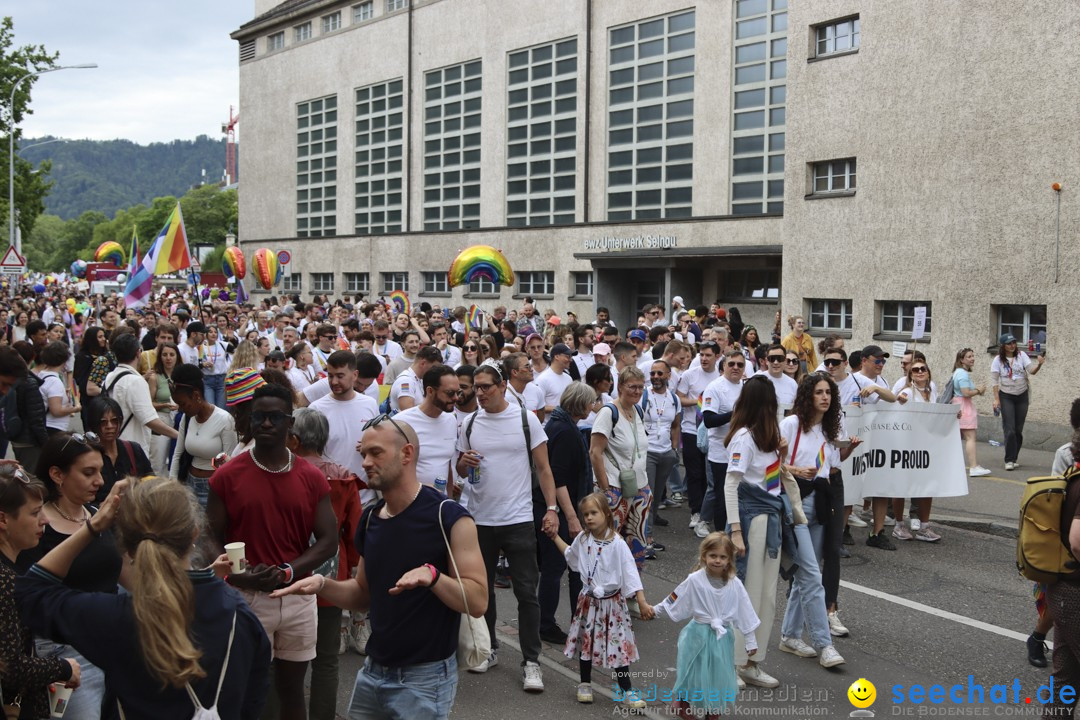 ZURICH PRIDE FESTIVAL: Zuerich - Schweiz, 15.06.2024