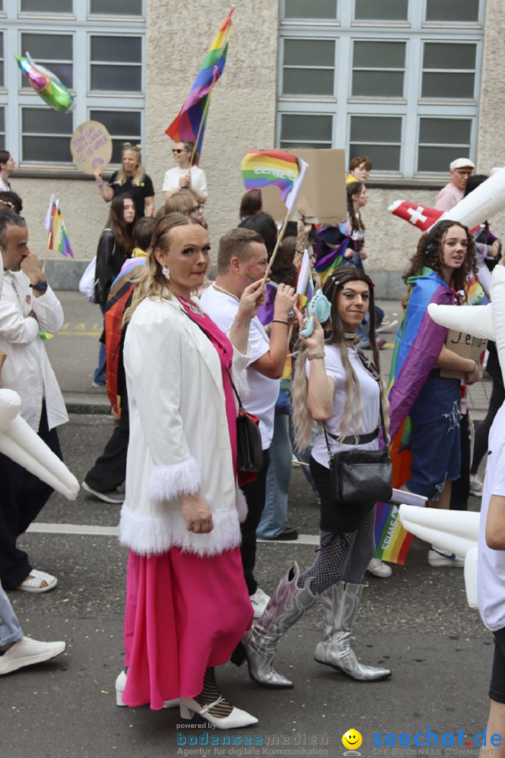 ZURICH PRIDE FESTIVAL: Zuerich - Schweiz, 15.06.2024