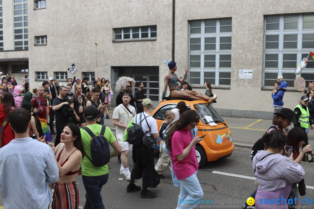 ZURICH PRIDE FESTIVAL: Zuerich - Schweiz, 15.06.2024