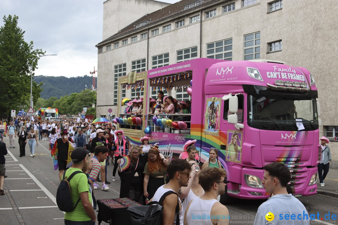 ZURICH PRIDE FESTIVAL: Zuerich - Schweiz, 15.06.2024