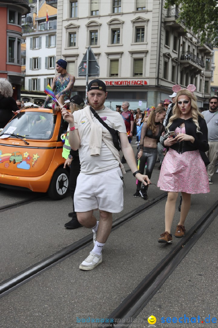 ZURICH PRIDE FESTIVAL: Zuerich - Schweiz, 15.06.2024