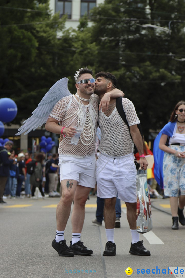 ZURICH PRIDE FESTIVAL: Zuerich - Schweiz, 15.06.2024