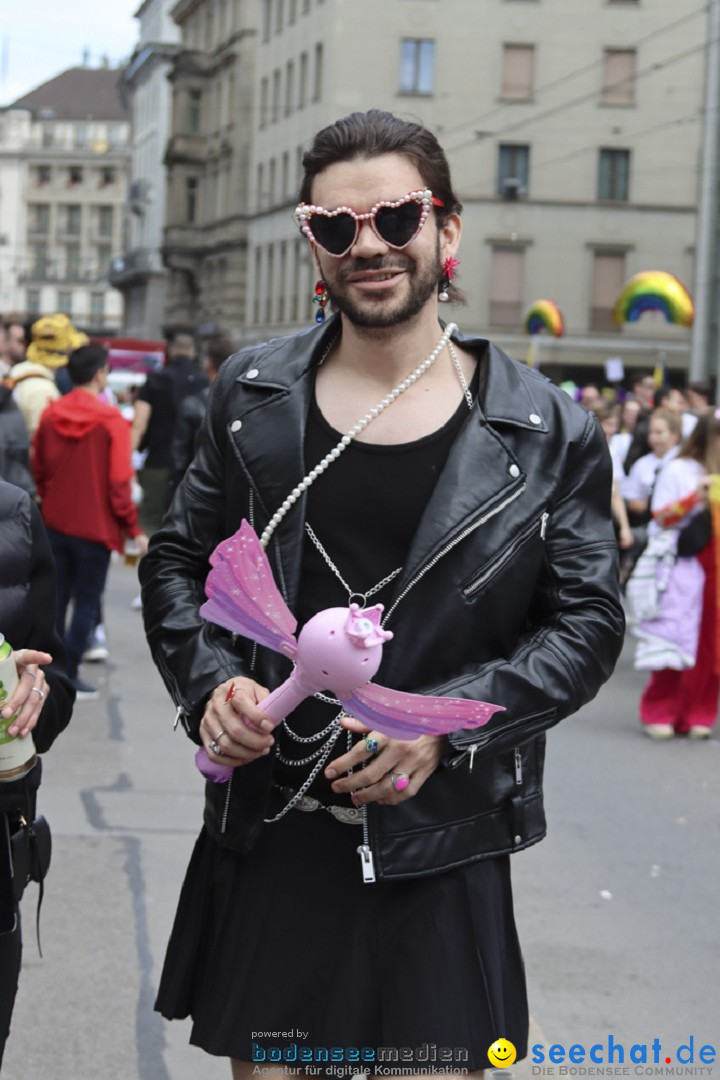 ZURICH PRIDE FESTIVAL: Zuerich - Schweiz, 15.06.2024