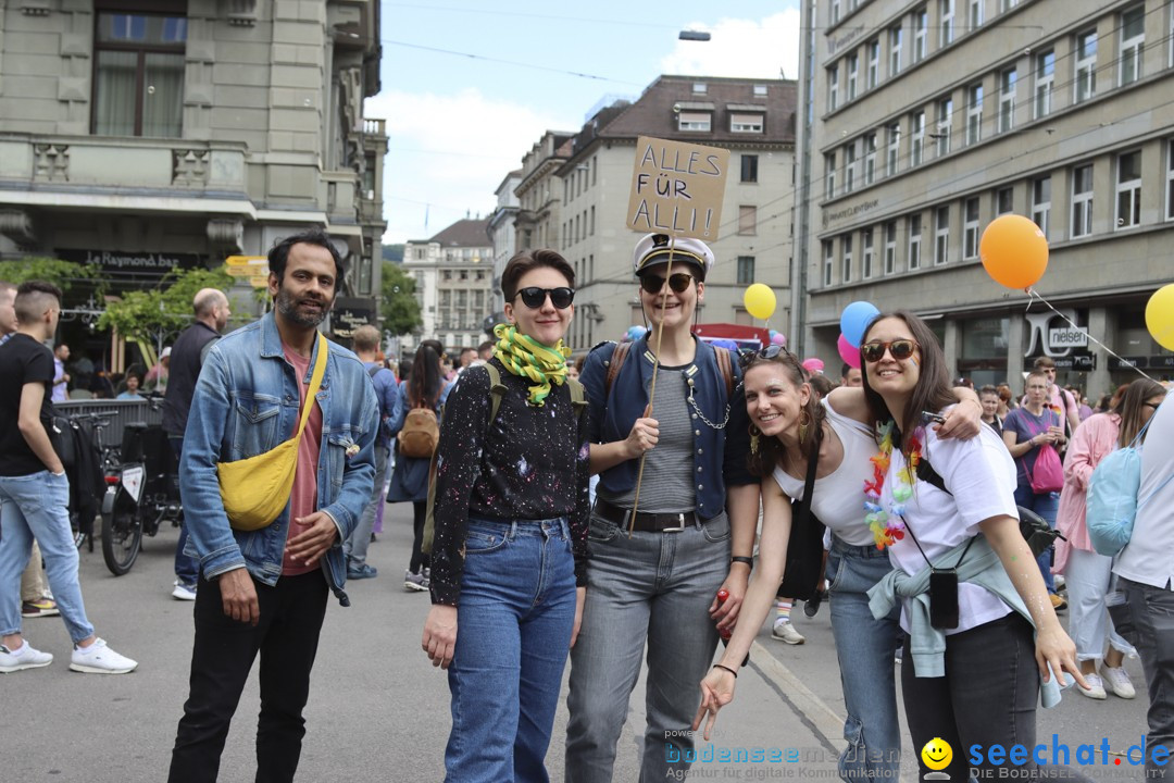 ZURICH PRIDE FESTIVAL: Zuerich - Schweiz, 15.06.2024