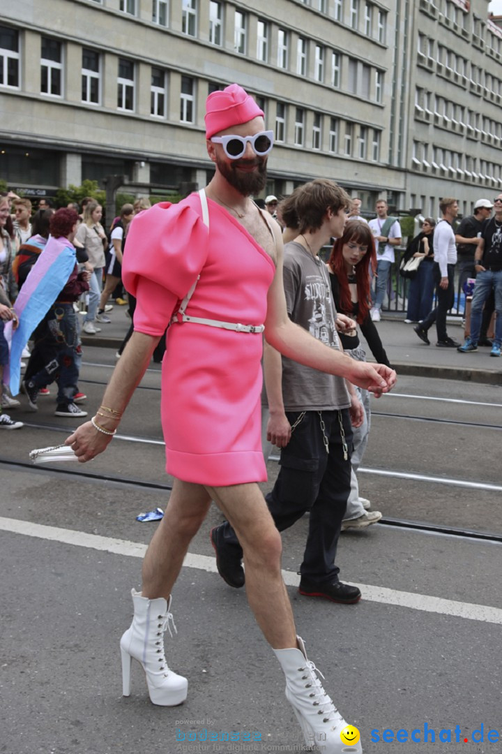 ZURICH PRIDE FESTIVAL: Zuerich - Schweiz, 15.06.2024