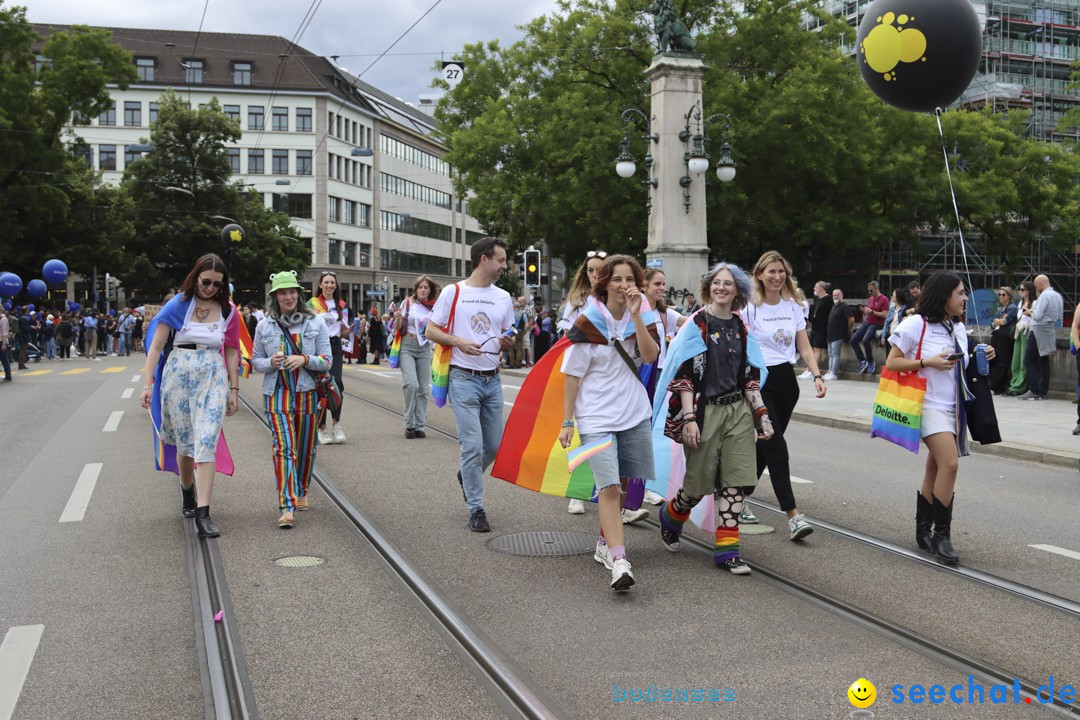 ZURICH PRIDE FESTIVAL: Zuerich - Schweiz, 15.06.2024