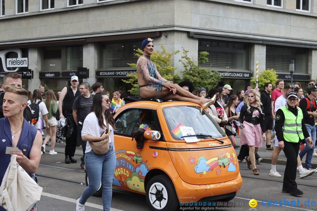 ZURICH PRIDE FESTIVAL: Zuerich - Schweiz, 15.06.2024