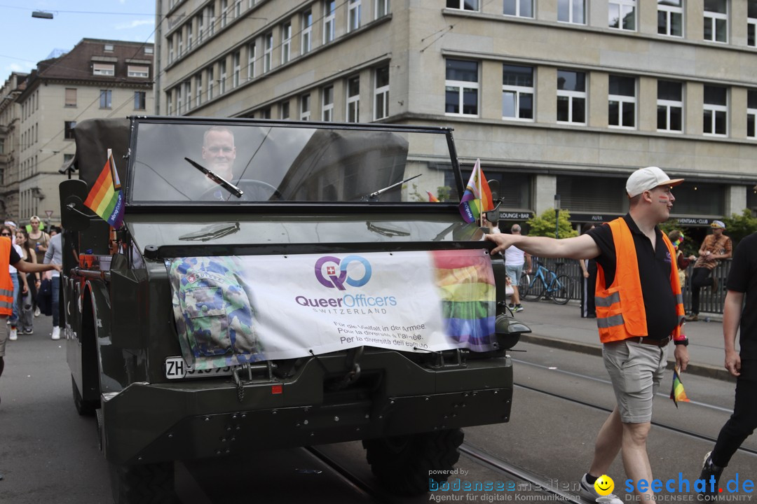 ZURICH PRIDE FESTIVAL: Zuerich - Schweiz, 15.06.2024