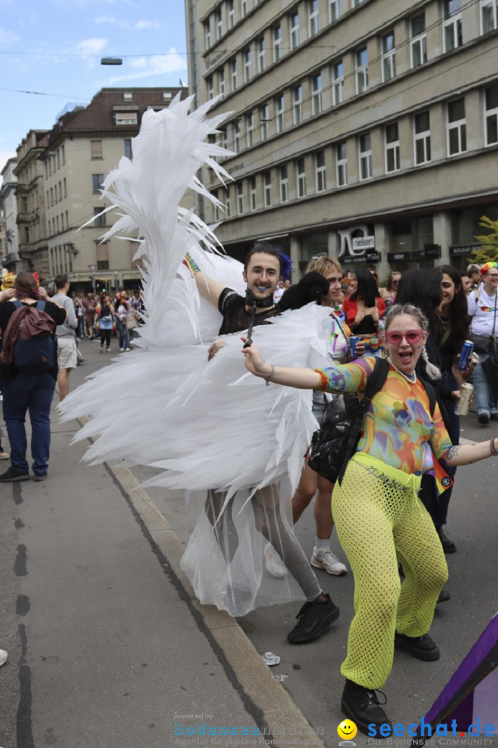 ZURICH PRIDE FESTIVAL: Zuerich - Schweiz, 15.06.2024