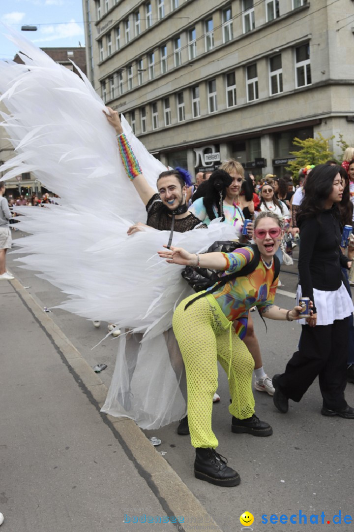 ZURICH PRIDE FESTIVAL: Zuerich - Schweiz, 15.06.2024