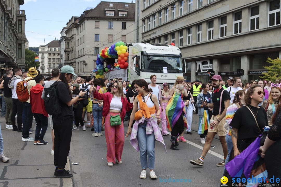 ZURICH PRIDE FESTIVAL: Zuerich - Schweiz, 15.06.2024