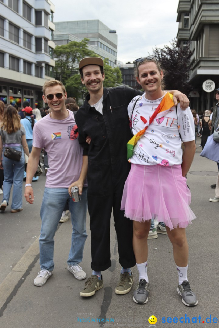 ZURICH PRIDE FESTIVAL: Zuerich - Schweiz, 15.06.2024