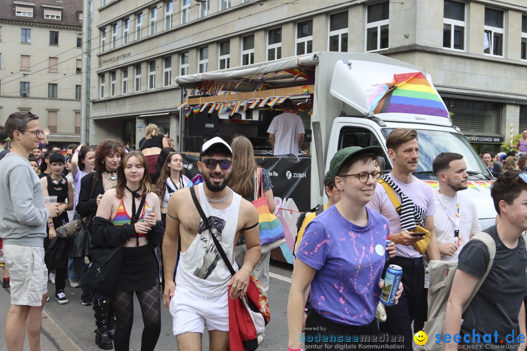 ZURICH PRIDE FESTIVAL: Zuerich - Schweiz, 15.06.2024