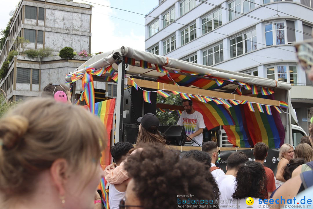 ZURICH PRIDE FESTIVAL: Zuerich - Schweiz, 15.06.2024