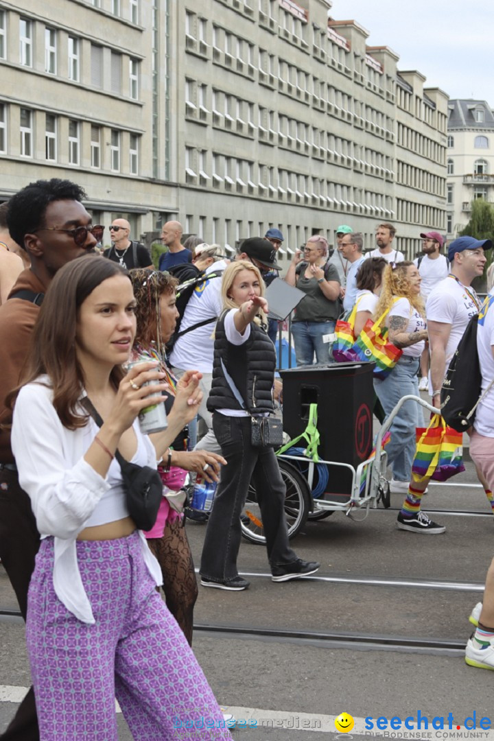 ZURICH PRIDE FESTIVAL: Zuerich - Schweiz, 15.06.2024