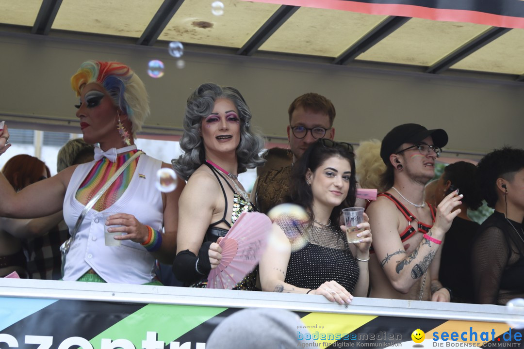 ZURICH PRIDE FESTIVAL: Zuerich - Schweiz, 15.06.2024