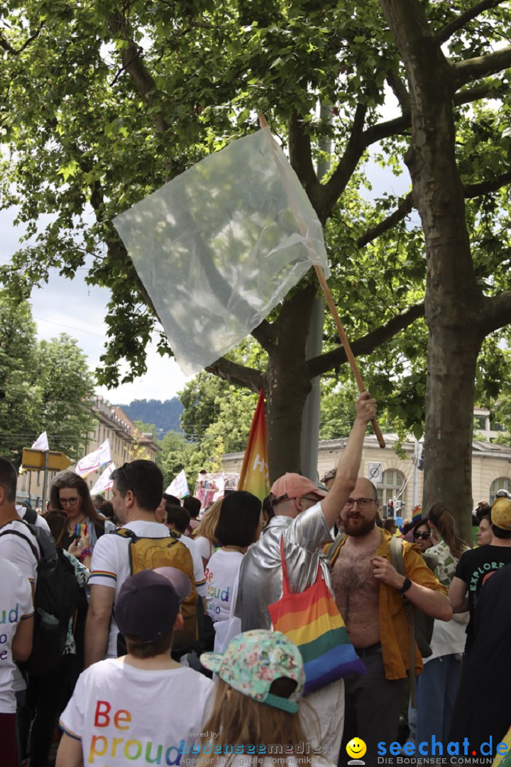 ZURICH PRIDE FESTIVAL: Zuerich - Schweiz, 15.06.2024