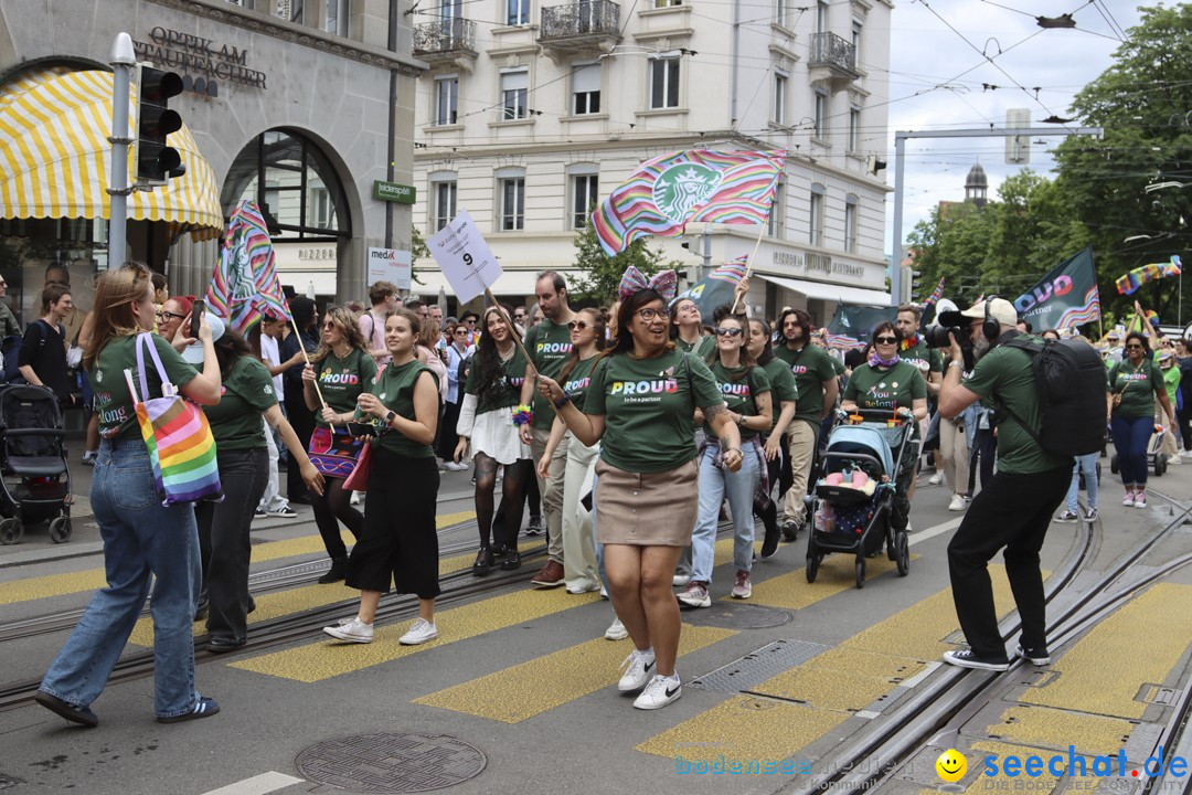 ZURICH PRIDE FESTIVAL: Zuerich - Schweiz, 15.06.2024