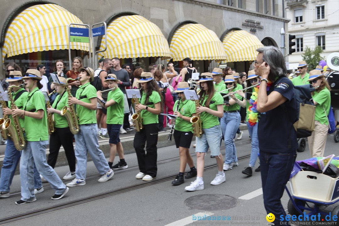 ZURICH PRIDE FESTIVAL: Zuerich - Schweiz, 15.06.2024