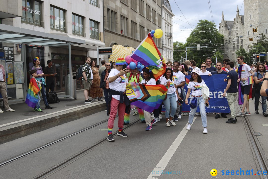 ZURICH PRIDE FESTIVAL: Zuerich - Schweiz, 15.06.2024