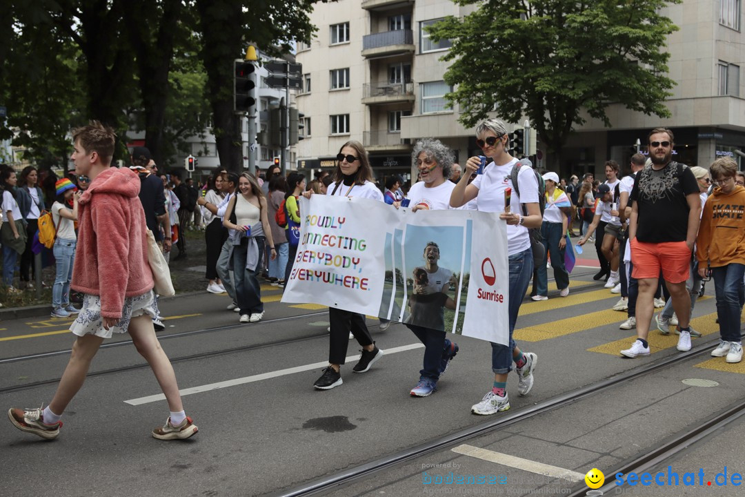 ZURICH PRIDE FESTIVAL: Zuerich - Schweiz, 15.06.2024