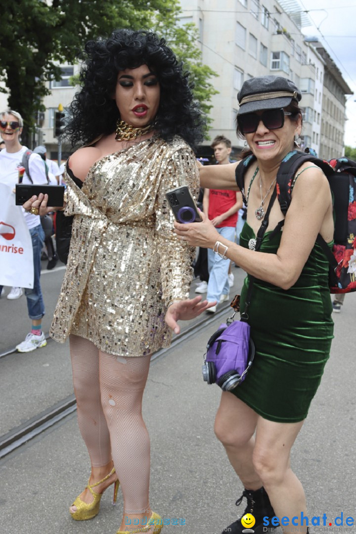 ZURICH PRIDE FESTIVAL: Zuerich - Schweiz, 15.06.2024