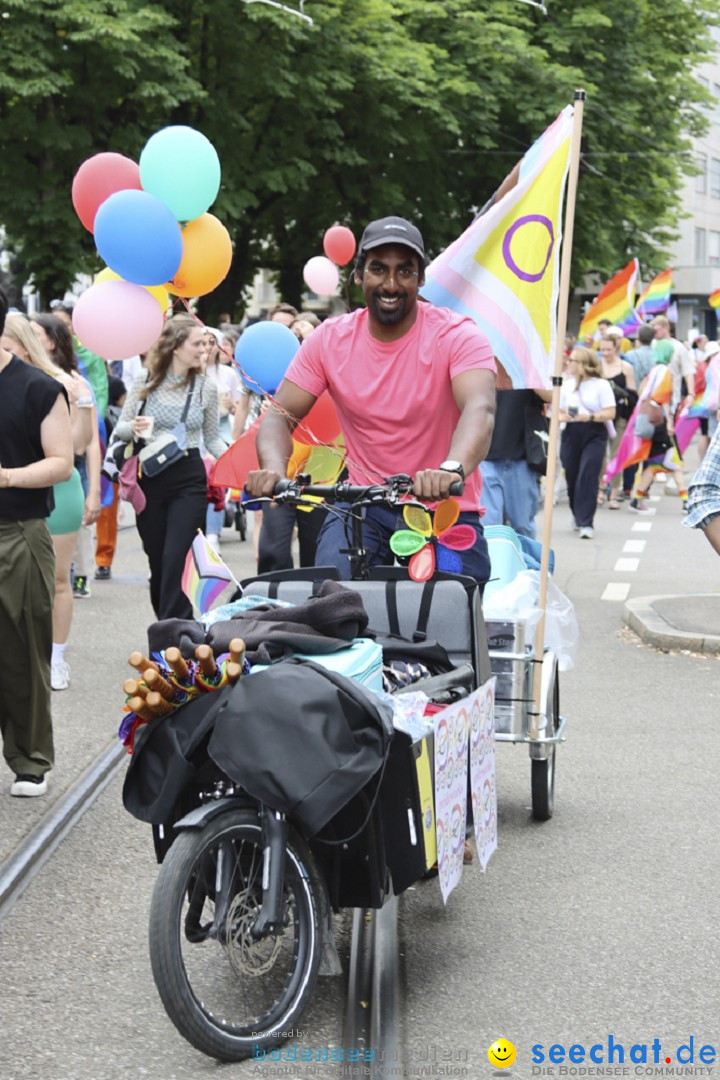 ZURICH PRIDE FESTIVAL: Zuerich - Schweiz, 15.06.2024