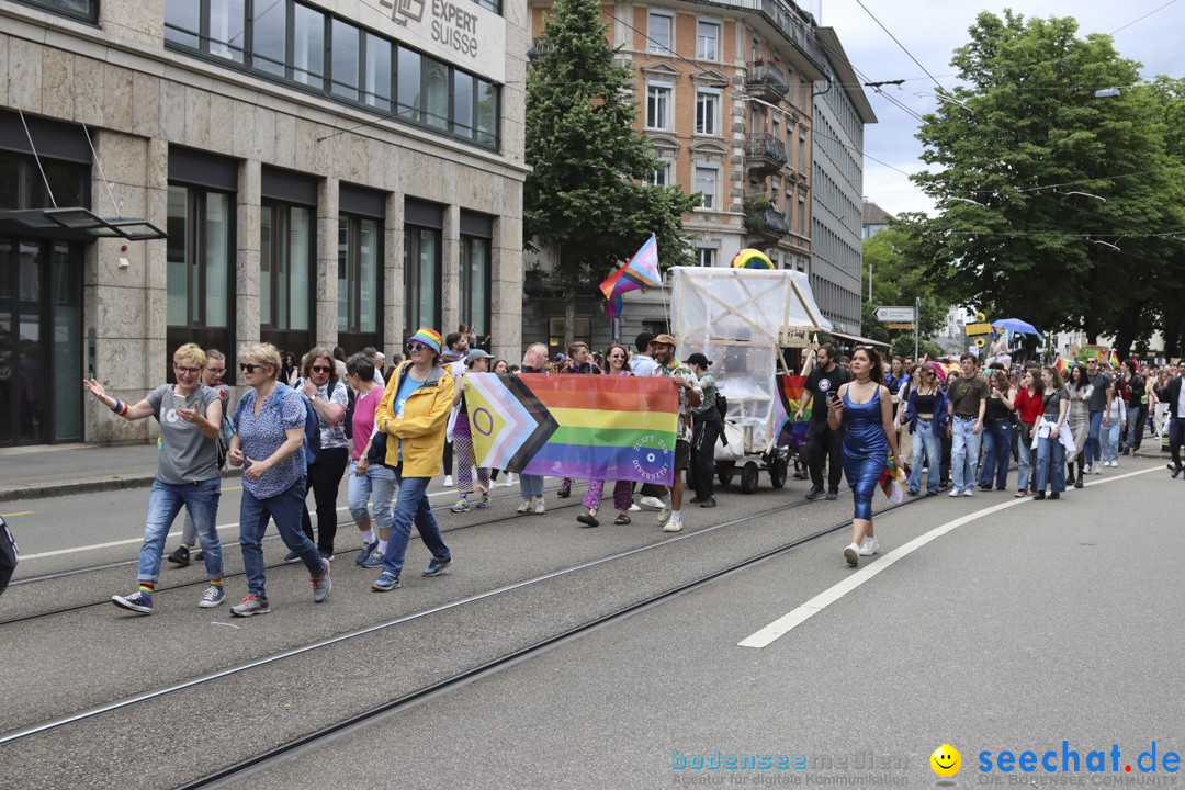 ZURICH PRIDE FESTIVAL: Zuerich - Schweiz, 15.06.2024