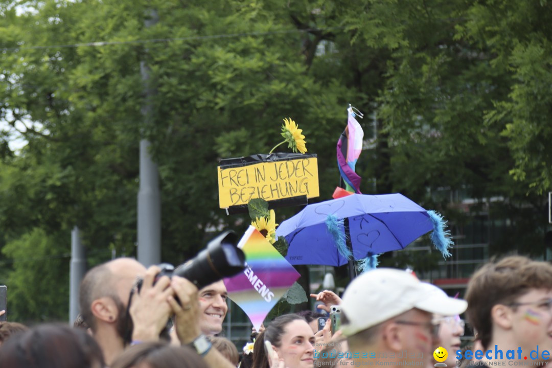 ZURICH PRIDE FESTIVAL: Zuerich - Schweiz, 15.06.2024