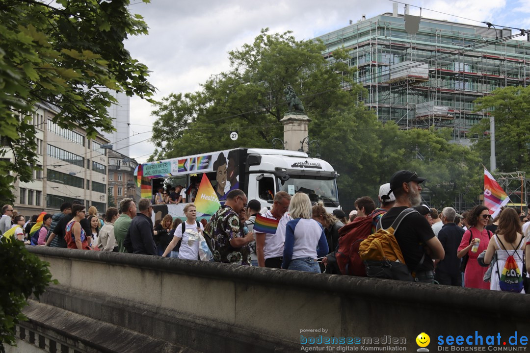 ZURICH PRIDE FESTIVAL: Zuerich - Schweiz, 15.06.2024