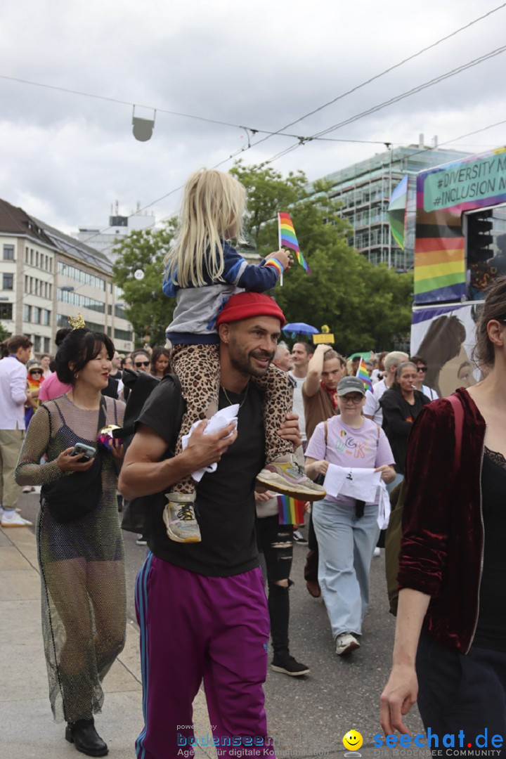 ZURICH PRIDE FESTIVAL: Zuerich - Schweiz, 15.06.2024